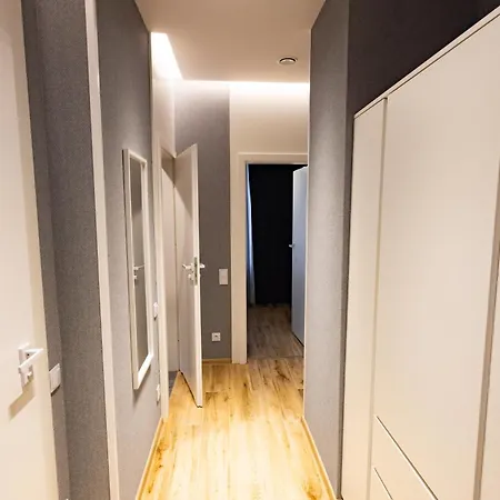 Pod Jasna Gora Teresy 4-2 Parking Gratis Ζεστοκόβα