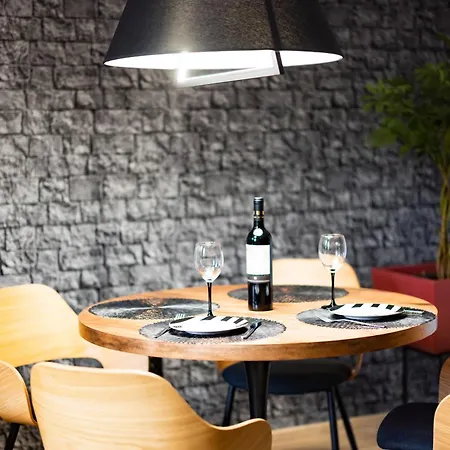 Pod Jasna Gora Teresy 4-2 Parking Gratis شقة تشينستوخوفا