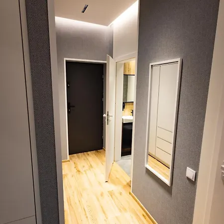 Pod Jasna Gora Teresy 4-2 Parking Gratis * تشينستوخوفا