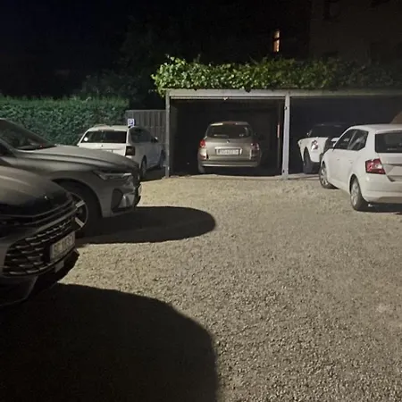Pod Jasna Gora Teresy 4-2 Parking Gratis Апартаменты *