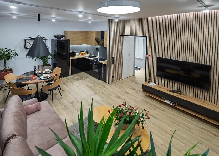 Pod Jasna Gora Teresy 4-2 Parking Gratis * צ'סטוצ'ובה