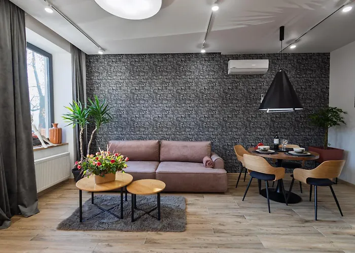 Pod Jasna Gora Teresy 4-2 Parking Gratis צ'סטוצ'ובה