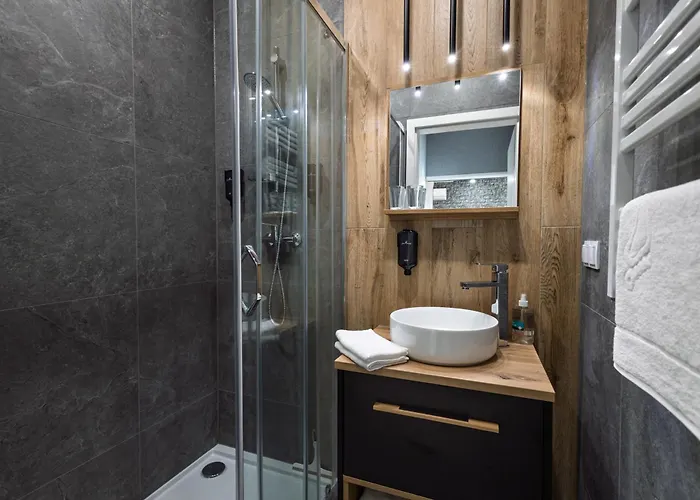 Pod Jasna Gora Teresy 4-2 Parking Gratis * צ'סטוצ'ובה