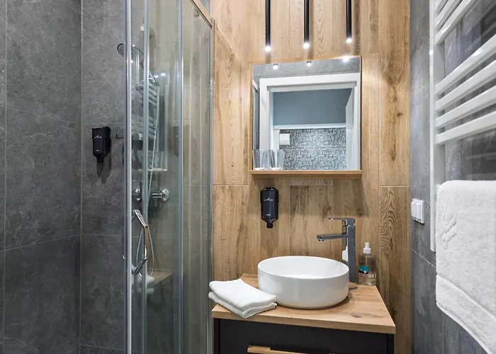 Pod Jasna Gora Teresy 4-2 Parking Gratis דירה