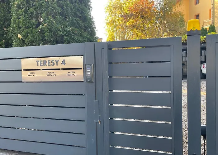 Pod Jasna Gora Teresy 4-2 Parking Gratis צ'סטוצ'ובה